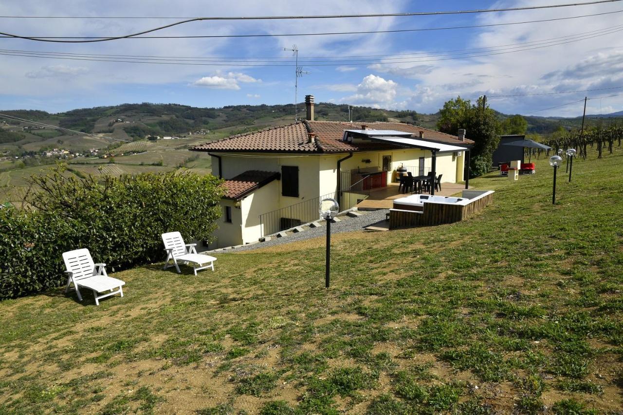 Casavacanzedezza Montecalvo Versiggia Exterior foto