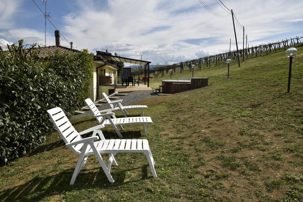 Casavacanzedezza Montecalvo Versiggia Exterior foto